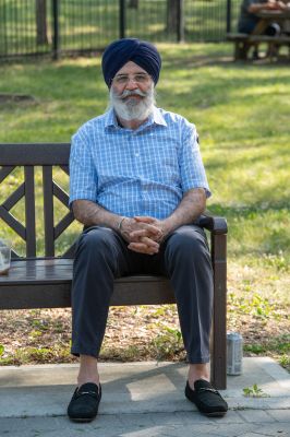 Keywords: gardens;cars;reflections