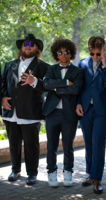 Keywords: gardens;cars;reflections