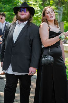 Keywords: gardens;cars;reflections